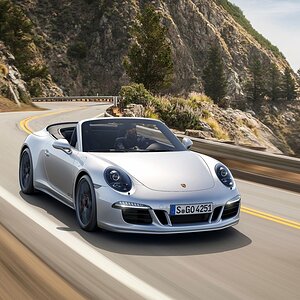 Porsche-911_Carrera_GTS_2015_1024x768_wallpaper_03