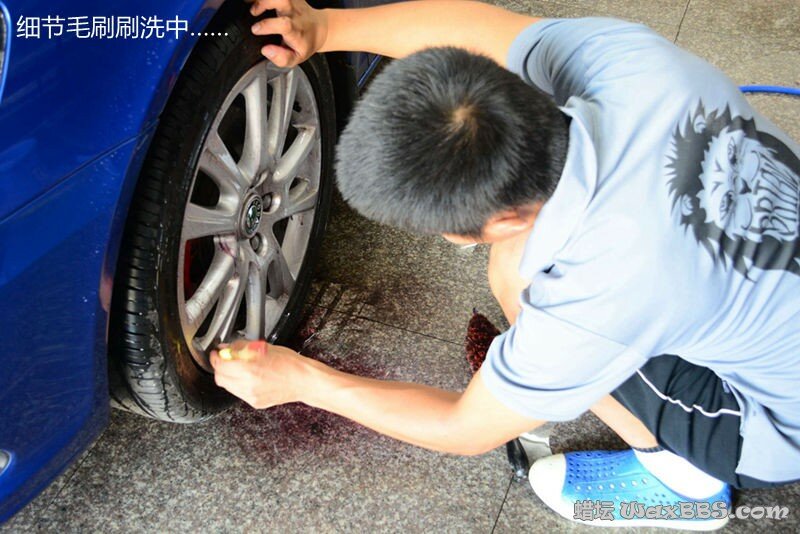 7刷洗轮毂.JPG